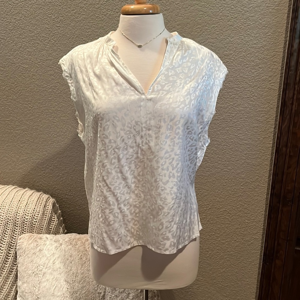 Current Air White Animal Print Lace Sleeve Blouse